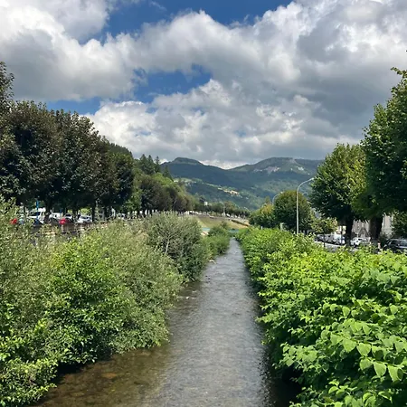 Très Beau Meublé Lumineux